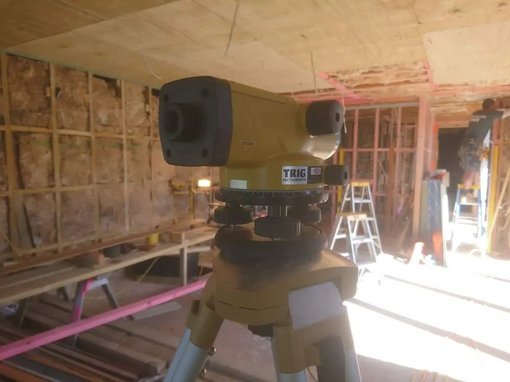 Using a dumpy to shoot hieghts on a building site