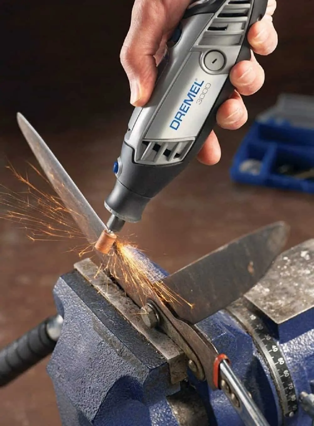 Dremel rotary tool kit sharpenign sissors
