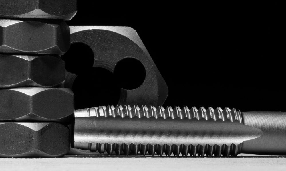 Thread metal like a pro: The best tap and die set