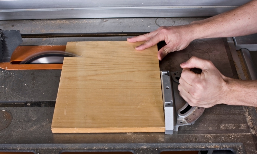 How to use a table saw for maximum cutting capability