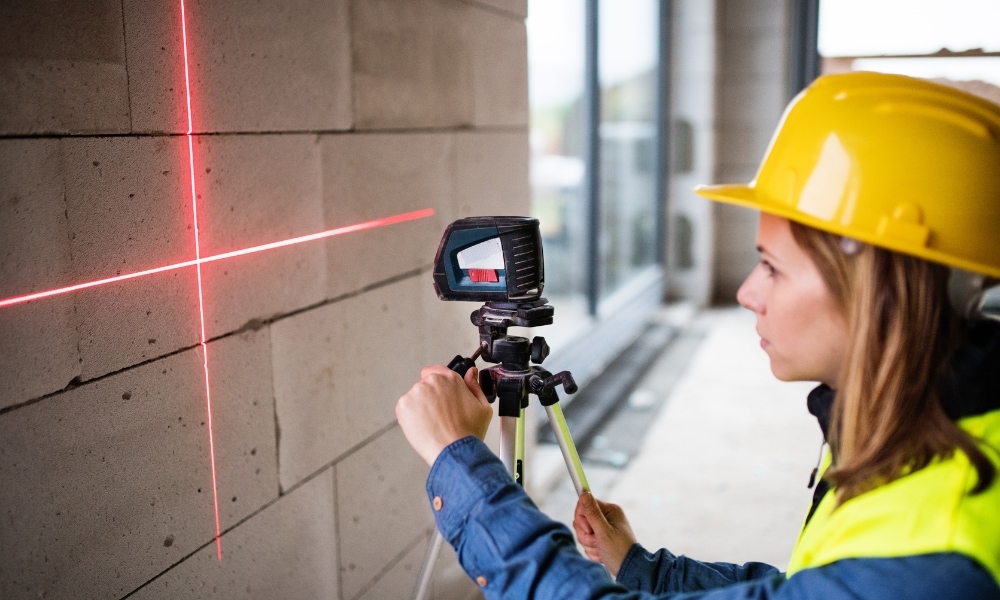 Looking into a laser beam projected by a laser level