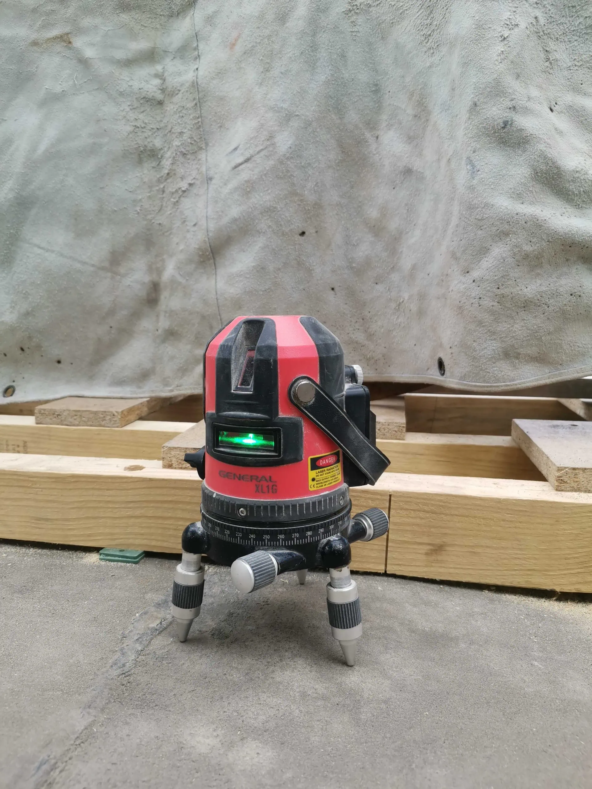 General XL1G multi-line laser level I use onsite